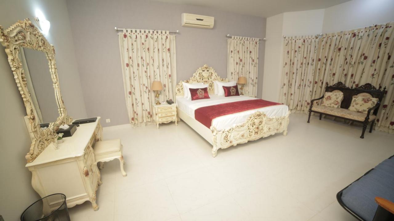 Bed and Breakfast Four Squares Карачі Екстер'єр фото