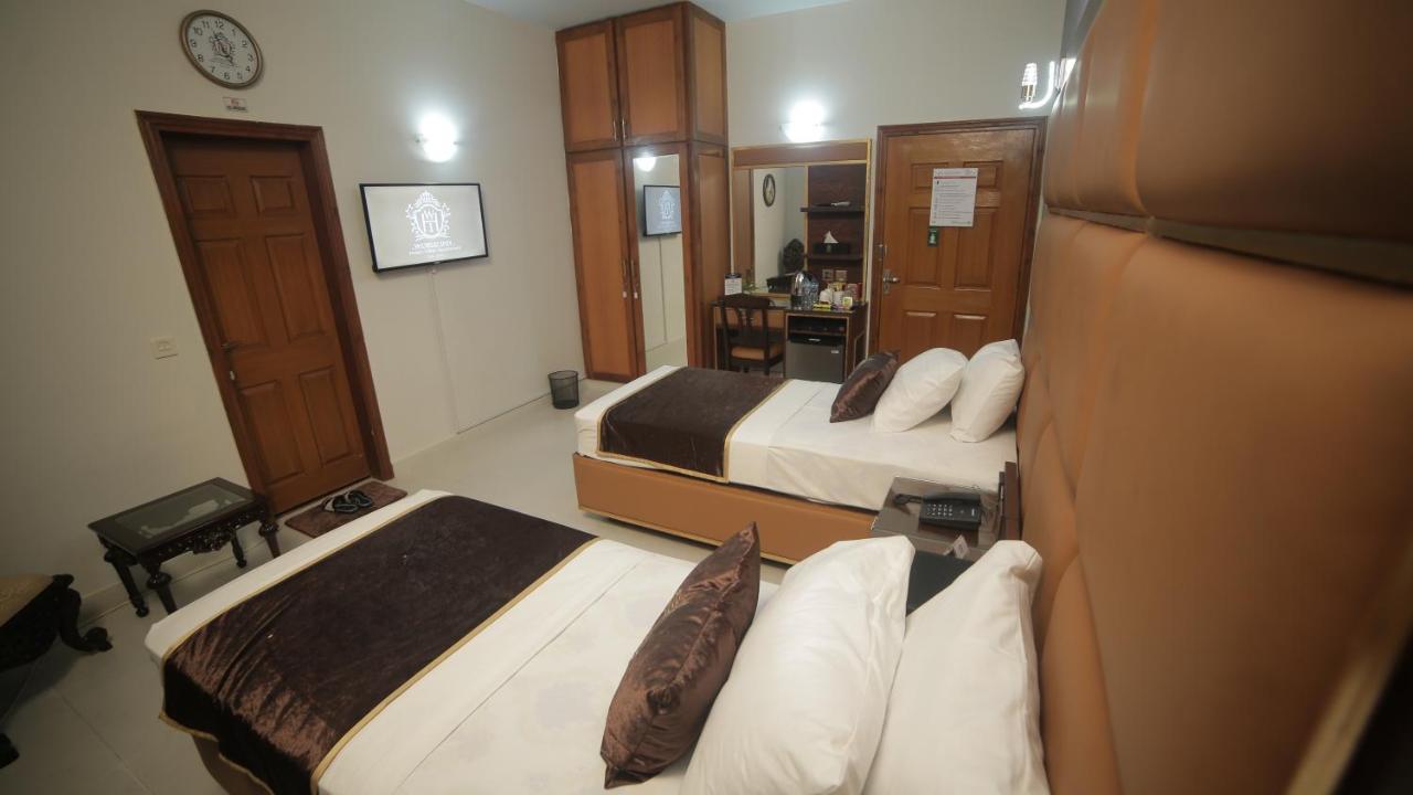 Bed and Breakfast Four Squares Карачі Екстер'єр фото