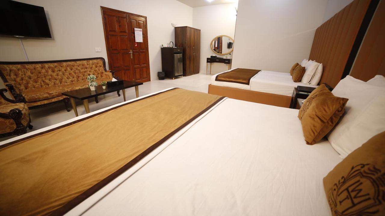 Bed and Breakfast Four Squares Карачі Екстер'єр фото