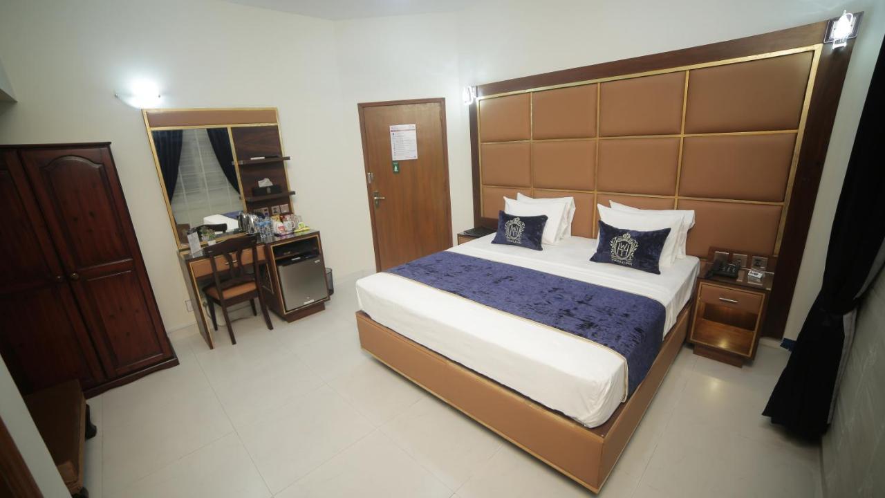 Bed and Breakfast Four Squares Карачі Екстер'єр фото