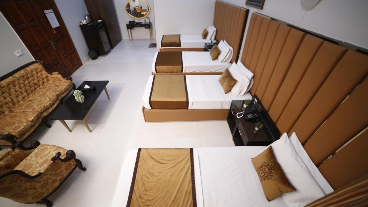 Bed and Breakfast Four Squares Карачі Екстер'єр фото