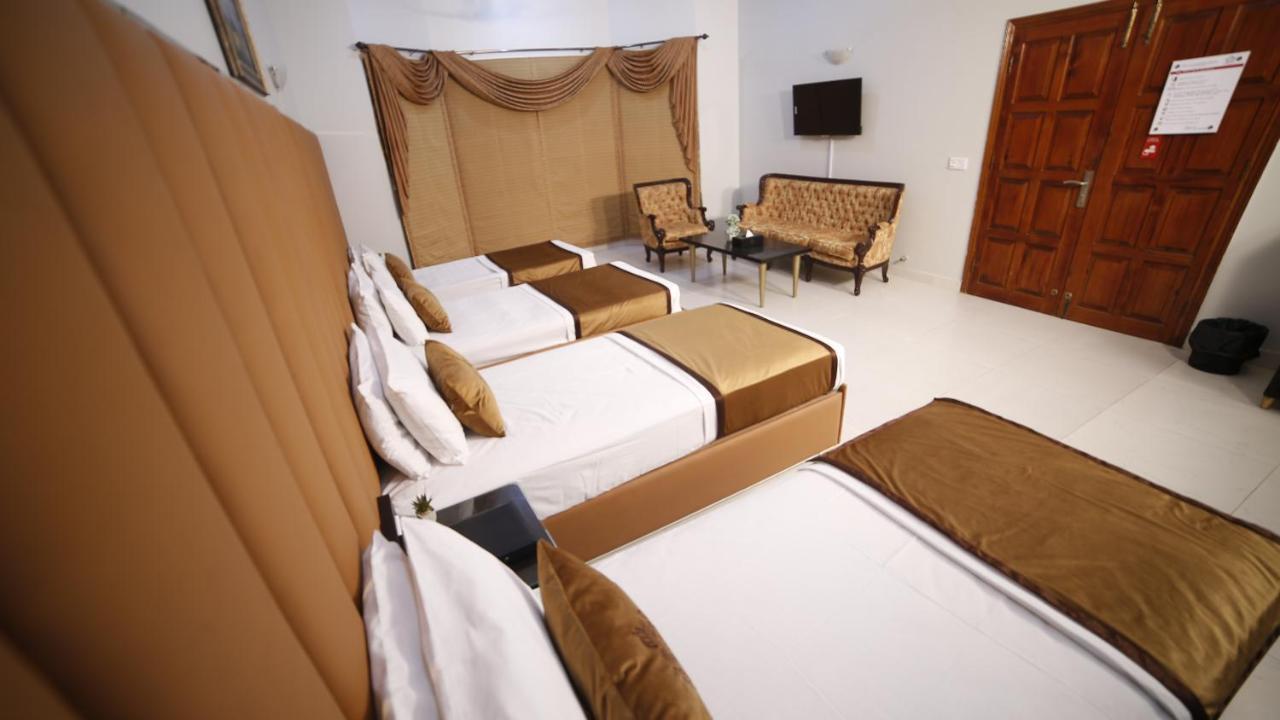 Bed and Breakfast Four Squares Карачі Екстер'єр фото