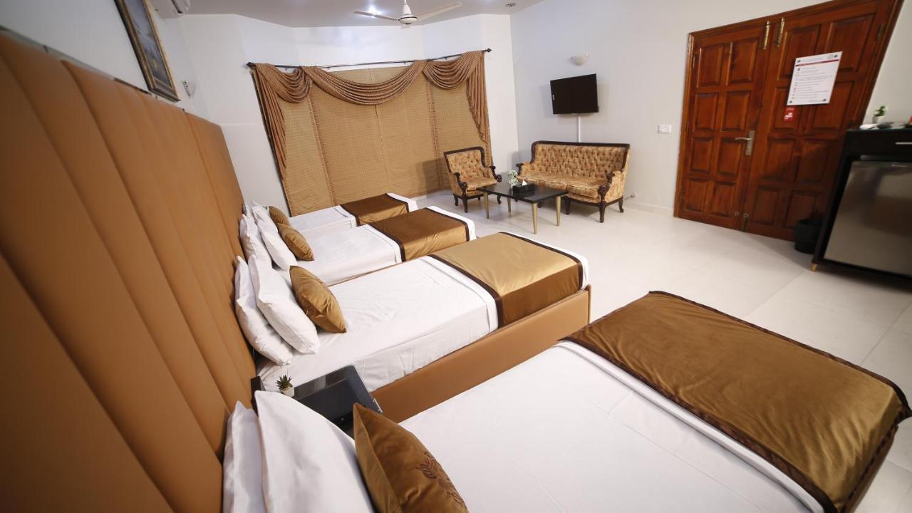 Bed and Breakfast Four Squares Карачі Екстер'єр фото
