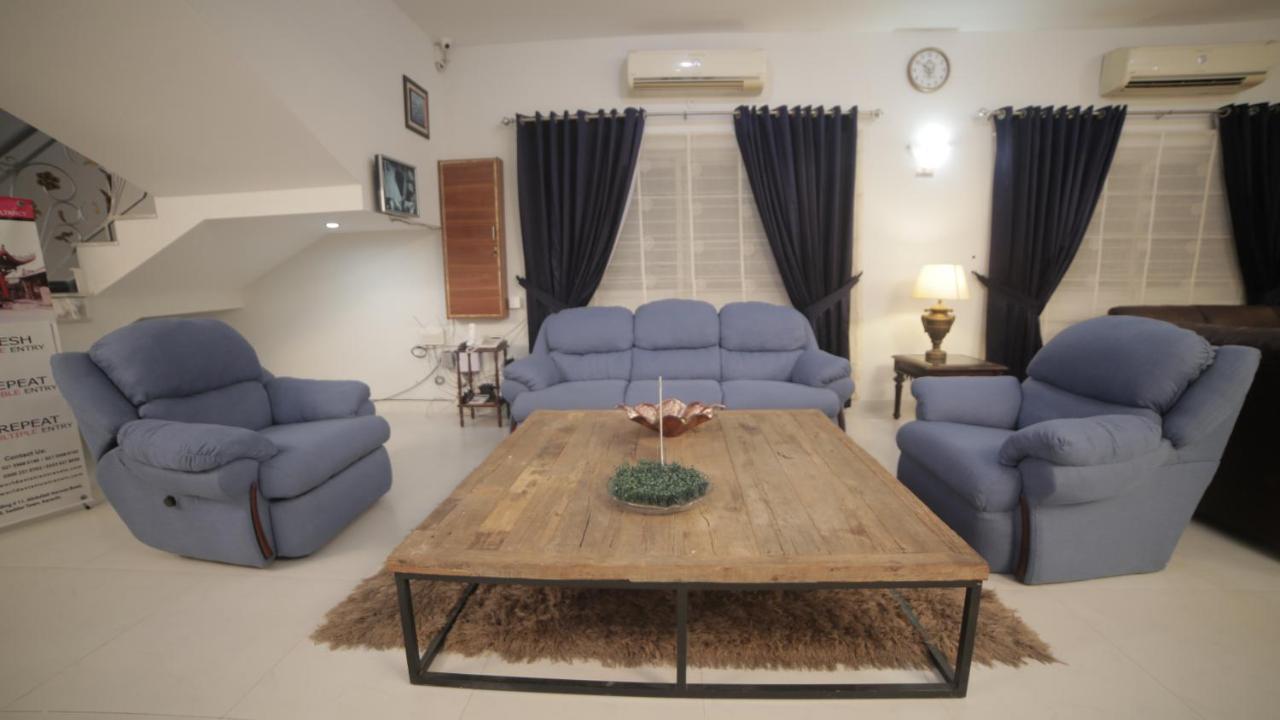 Bed and Breakfast Four Squares Карачі Екстер'єр фото
